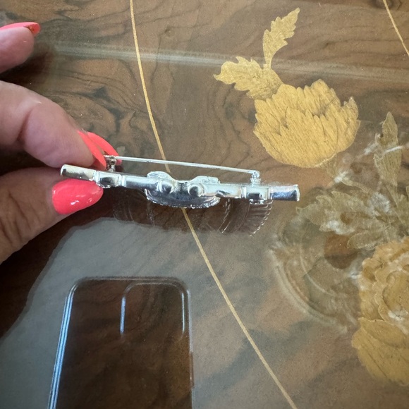 Judith Leiber crystal Swarovski metalic bow pin brooch. New - Picture 12 of 16